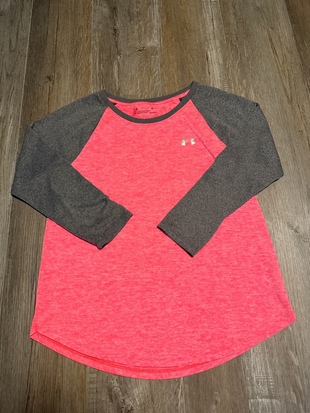 Under Armour Loose HeatGear Heathered Pink and Dark Gray Raglan Athletic Top
